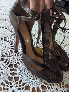 L.A.M.B. Gwen Stefani Women’s brown Leather Sandal Heels Shoes Size 10 (shoe18)
